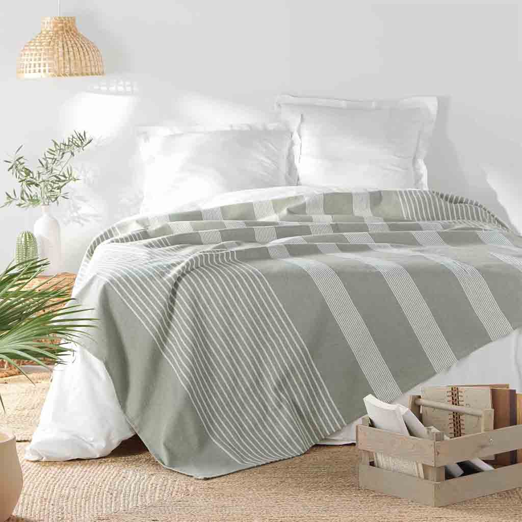 Couvre lit 2P 240x260cm coton/polyester tisse Adele sauge
