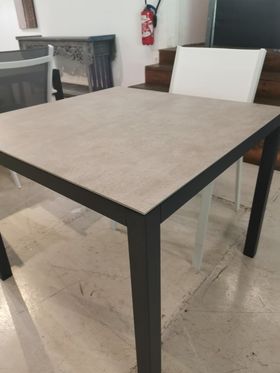 [GAR-LISBTAGK958T90-CH-CE] LISBON Table aluminium Charcoal 90*90cm vitre 6mm Ceramic Fusion beton